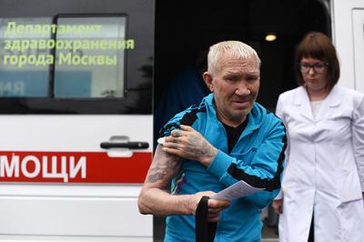 Если он умрет, я тебя убью Если он умрет, я тебя убью